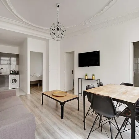 Magnificent - 2br 6p - Rochechouart Apartment